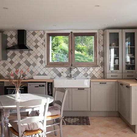 Apartment T2 Parking & Terrasse - Cret De La Roche Aix-les-Bains